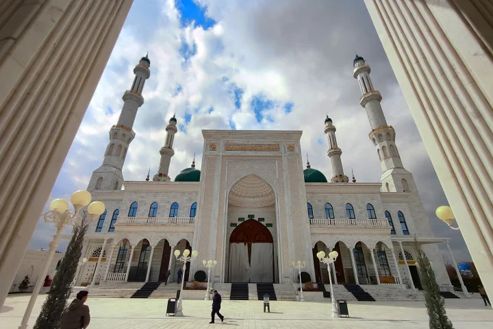 Mezquita histórica en Uzbekistán